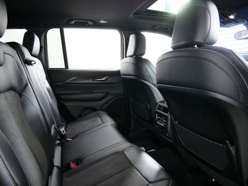 Certified 2024 Jeep Grand Cherokee Altitude image 27