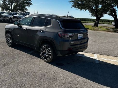 Used 2022 Jeep Compass Limited w/ Elite Group AWD/4WD image 3