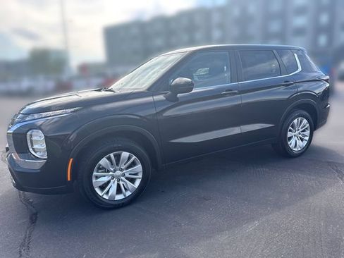 Used 2025 Mitsubishi Outlander ES AWD/4WD image 1