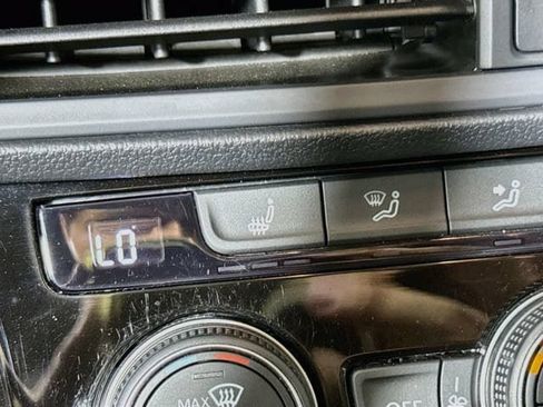 Used 2023 Volkswagen Jetta SE w/ Panoramic Sunroof Package FWD image 19