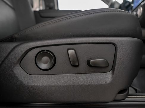 Used 2025 Chevrolet Silverado 2500 LTZ w/ LTZ Plus Package AWD/4WD image 34