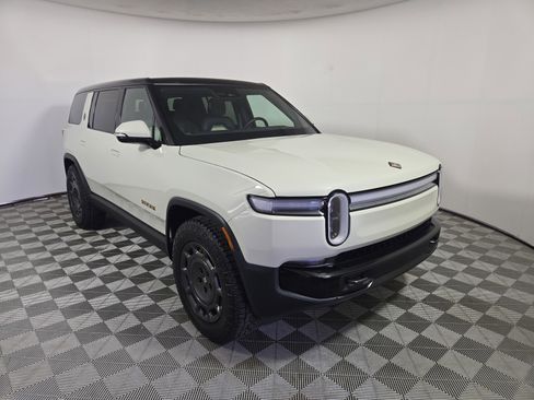 Used 2025 Rivian R1S Adventure AWD/4WD image 7