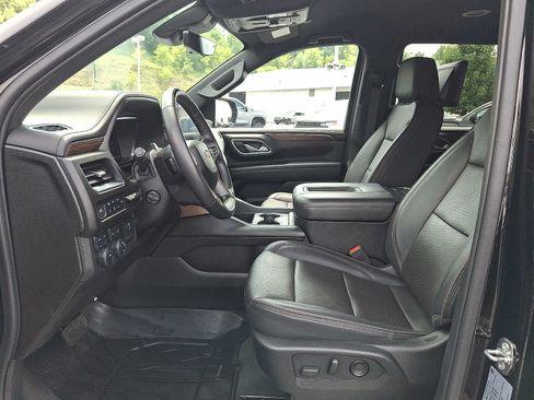 Used 2024 Chevrolet Tahoe High Country w/ Advanced Technology Package AWD/4WD image 15