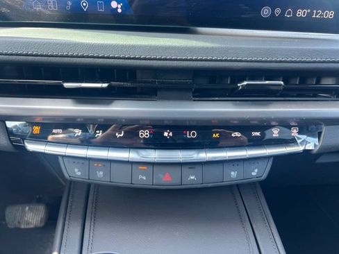 Used 2024 Cadillac XT4 Premium Luxury AWD/4WD image 30