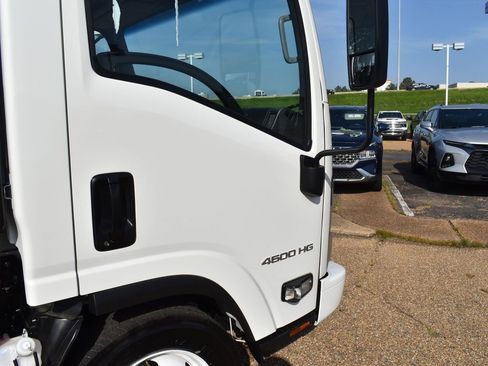 New 2025 Chevrolet Low Cab Forward RWD image 19