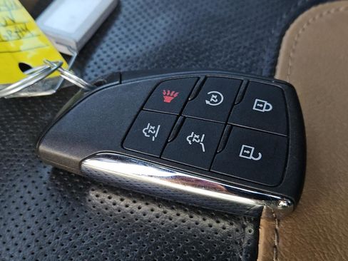 Used 2021 GMC Yukon AT4 w/ Technology Package image 36