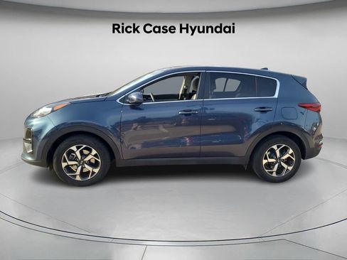 Used 2022 Kia Sportage LX image 3