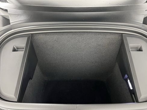 Used 2024 Porsche Taycan 4S image 36