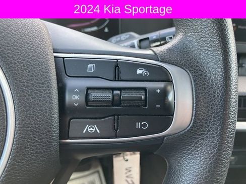 Used 2024 Kia Sportage LX image 33