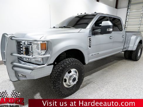 Used 2021 Ford F350 Lariat w/ Lariat Value Package AWD/4WD image 2