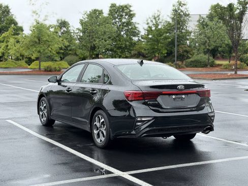 Used 2019 Kia Forte LXS FWD image 5