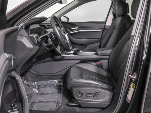 Used 2021 Audi e-tron Premium w/ Convenience Plus Package image 7
