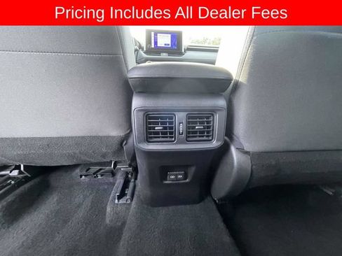 Used 2024 Toyota RAV4 XLE AWD/4WD image 17