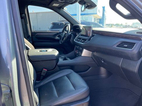 Used 2023 Chevrolet Tahoe Z71 w/ Luxury Package image 9