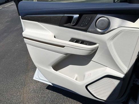 New 2026 Buick Enclave Avenir FWD image 18