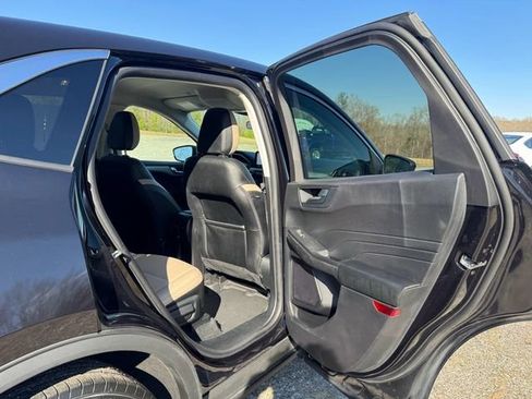 Used 2022 Ford Escape SEL FWD image 16