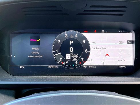 Used 2024 Land Rover Discovery S image 19