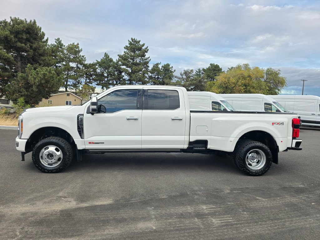 Used 2023 Ford F350 Limited w/ FX4 Off-Road Package AWD/4WD image 3