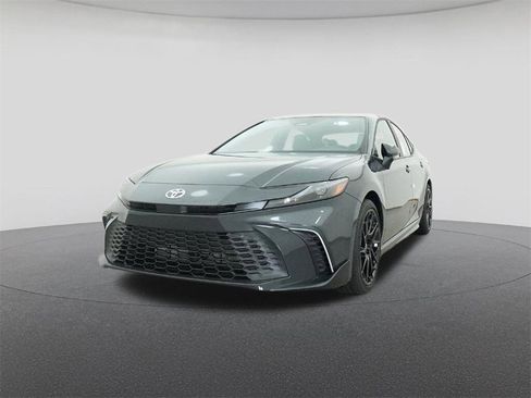 New 2026 Toyota Camry SE image 32