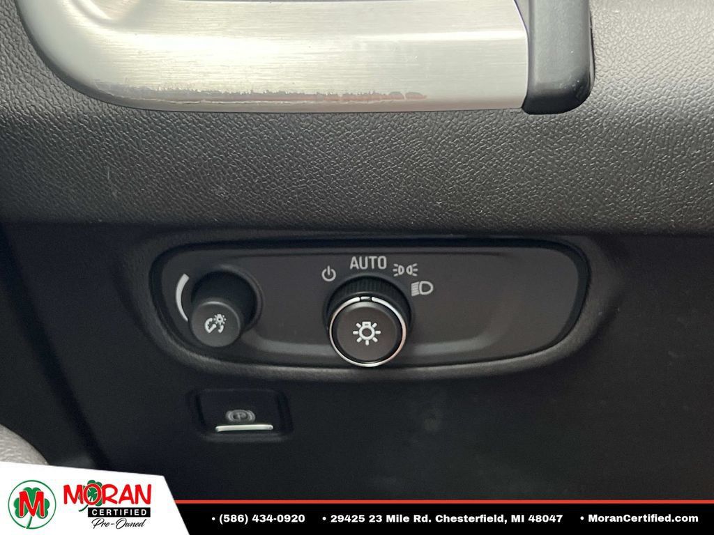 Used 2020 GMC Terrain SLE w/ Driver Convenience Package FWD image 26