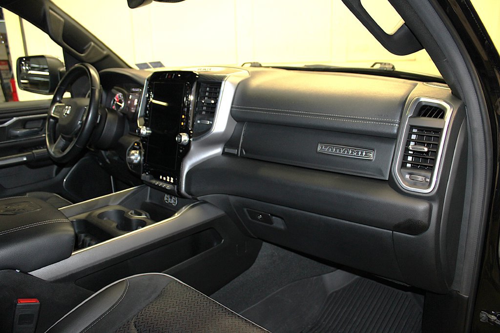Used 2023 RAM 1500 Laramie AWD/4WD image 31