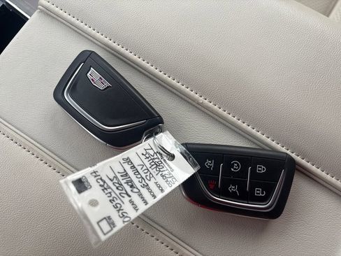 Used 2025 Cadillac Escalade Sport Platinum image 19