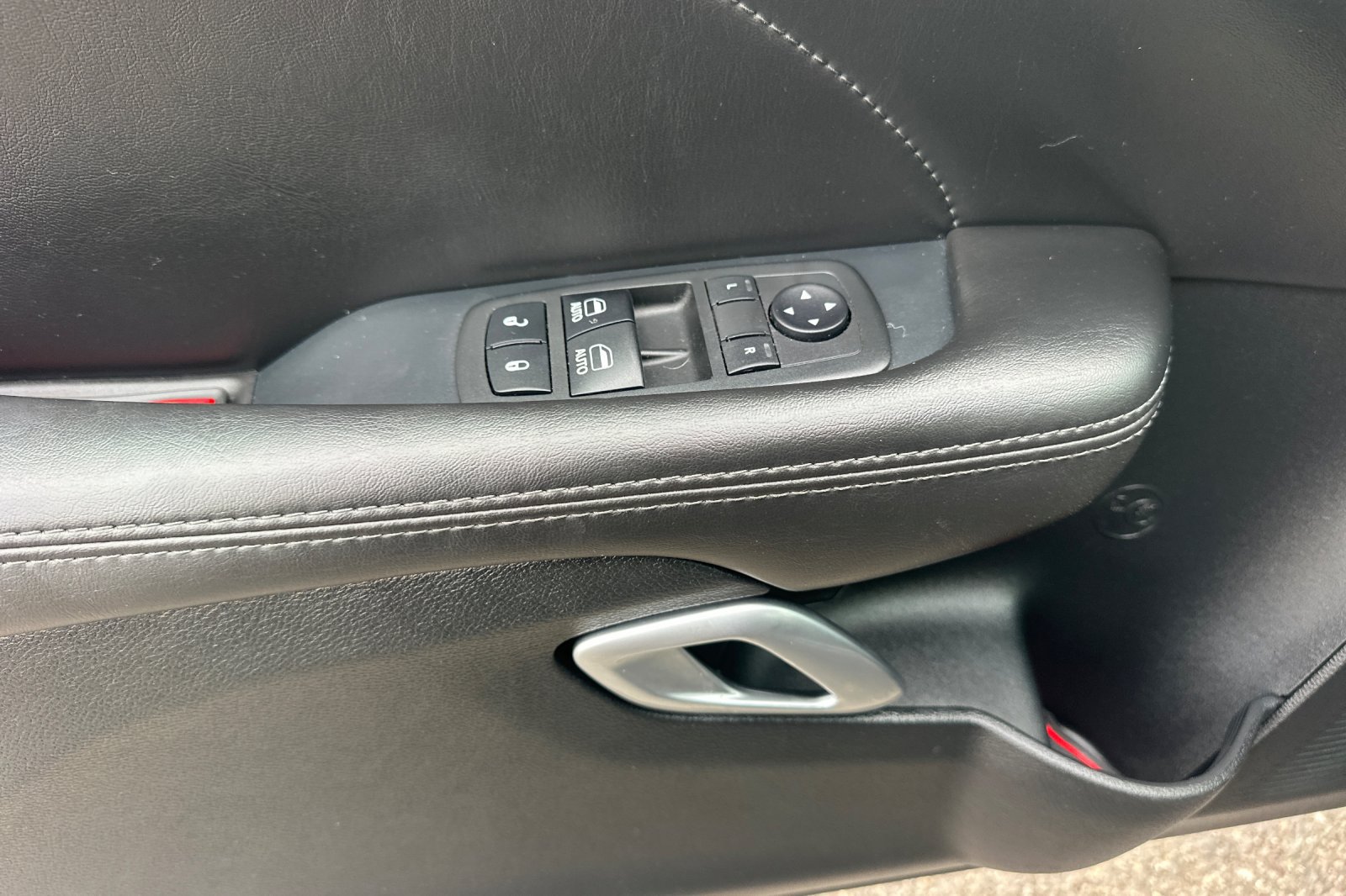 Used 2018 Dodge Challenger Scat Pack RWD image 10
