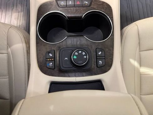 Used 2022 GMC Acadia Denali w/ Denali Ultimate Package AWD/4WD image 24
