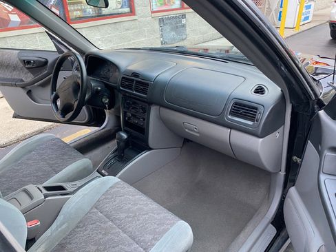 Used 1999 Subaru Forester L image 10