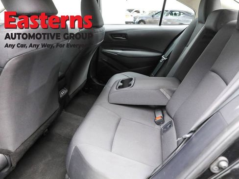 Used 2025 Toyota Corolla LE image 18