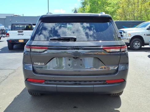 Certified 2023 Jeep Grand Cherokee Altitude AWD/4WD image 6