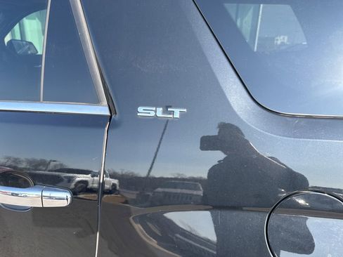 Used 2017 GMC Acadia Limited SLT image 9