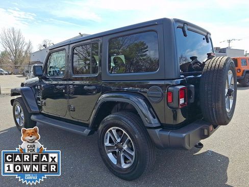 Used 2021 Jeep Wrangler Unlimited Sahara AWD/4WD image 4