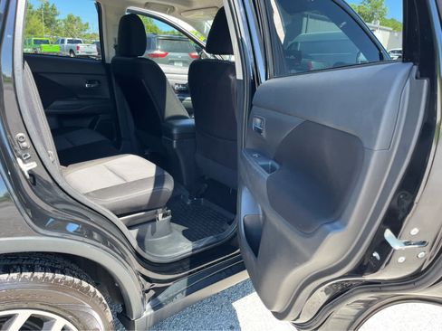 Used 2017 Mitsubishi Outlander SE AWD/4WD image 31