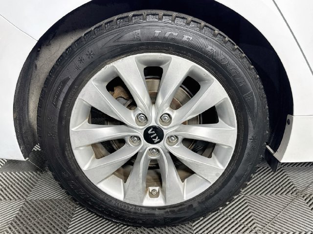 Used 2018 Kia Optima LX w/ 17" Alloy Wheels Package FWD image 29