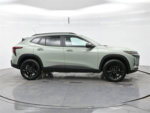 Used 2025 Chevrolet Trax ACTIV w/ Driver Confidence Package image 8