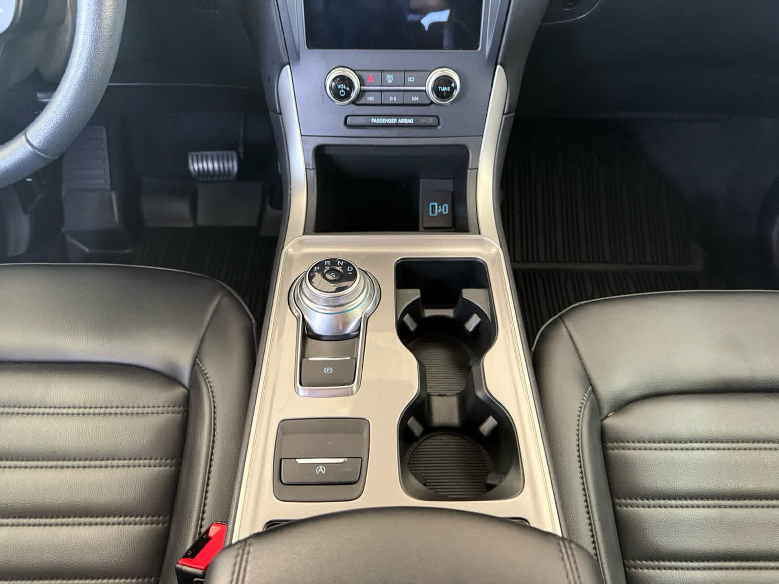 Certified 2024 Ford Edge SEL w/ Convenience Package AWD/4WD image 17