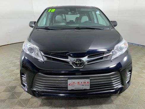 Used 2018 Toyota Sienna XLE FWD image 11