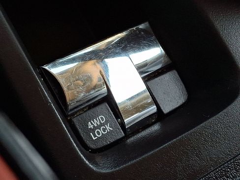Used 2017 Jeep Patriot High Altitude AWD/4WD image 25