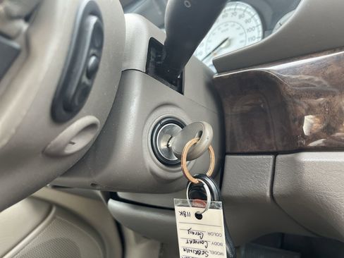 Used 2005 Chrysler Sebring Limited image 15