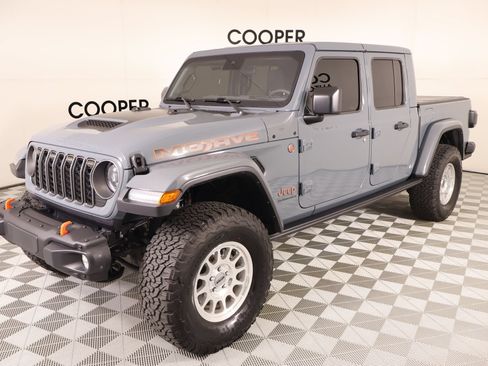 Used 2025 Jeep Gladiator Mojave w/ Steel Bumper Group AWD/4WD image 9