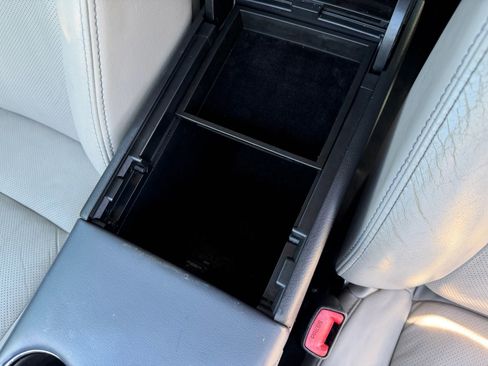 Used 2013 Toyota Avalon Limited FWD image 30