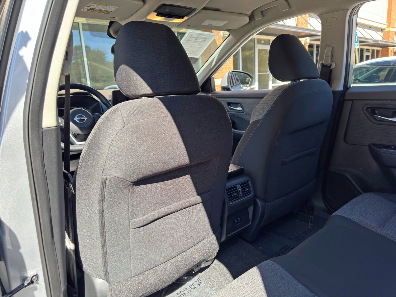 Used 2022 Nissan Rogue SV FWD image 30