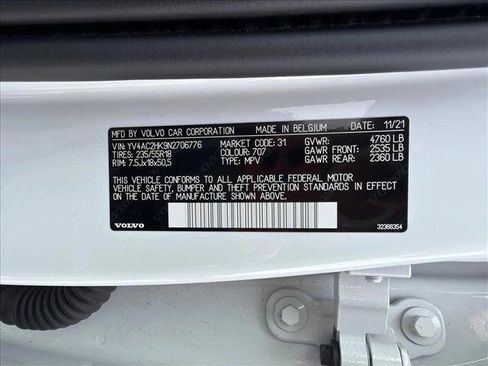 Used 2022 Volvo XC40 T4 Momentum FWD image 19