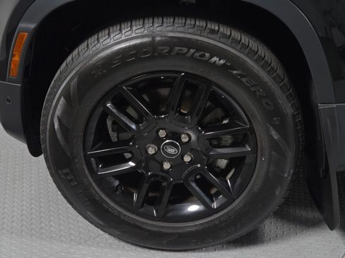 Used 2025 Land Rover Defender 110 S AWD/4WD image 9