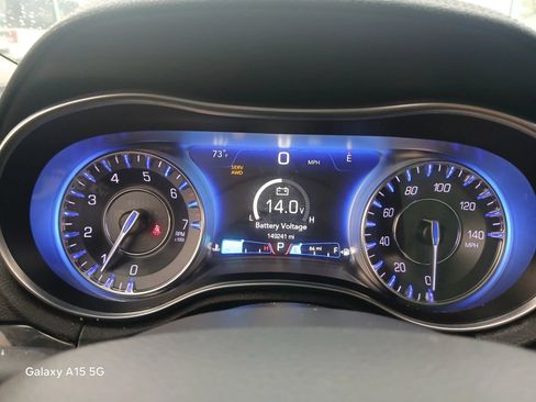 Used 2017 Chrysler 300 C AWD/4WD image 30