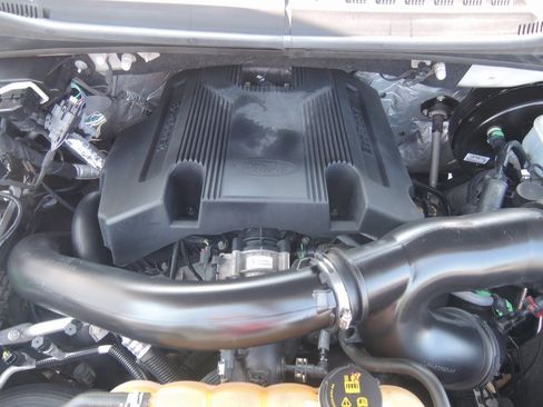 Used 2018 Ford F150 XLT image 35