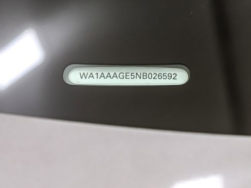 Used 2022 Audi e-tron Premium w/ Convenience Plus Package image 26