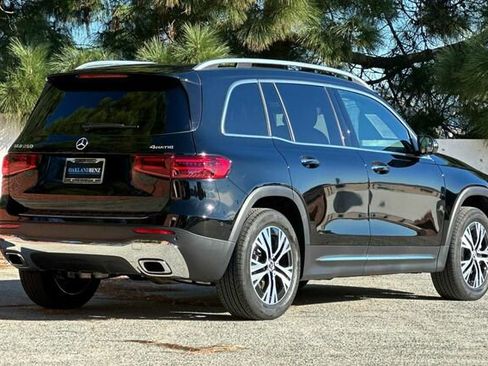 Certified 2025 Mercedes-Benz GLB 250 4MATIC image 4