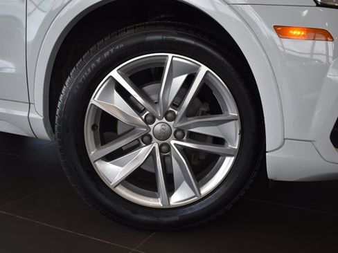 Used 2017 Audi Q3 2.0T Premium w/ Convenience Package AWD/4WD image 2